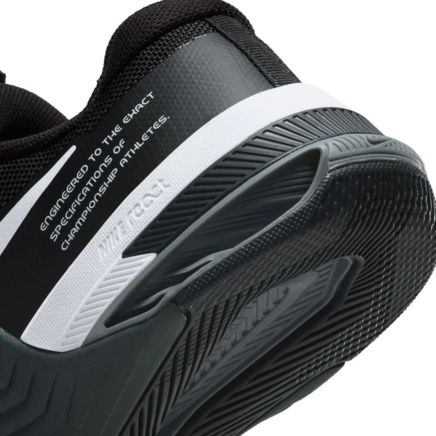 NIKE Men's Flat Sneaker, 0